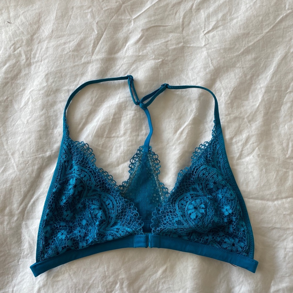 VS Triangle Lace Bralette with Front Hook